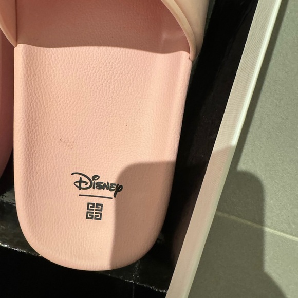 Authentic Givenchy sandals - Picture 7 of 16